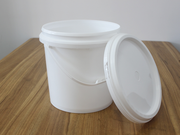 江蘇龍源士塑膠——選購塑料桶所需注意的細節(jié)